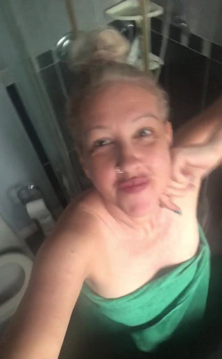 Maggie Moon: Buna dimineaţa. Bucura