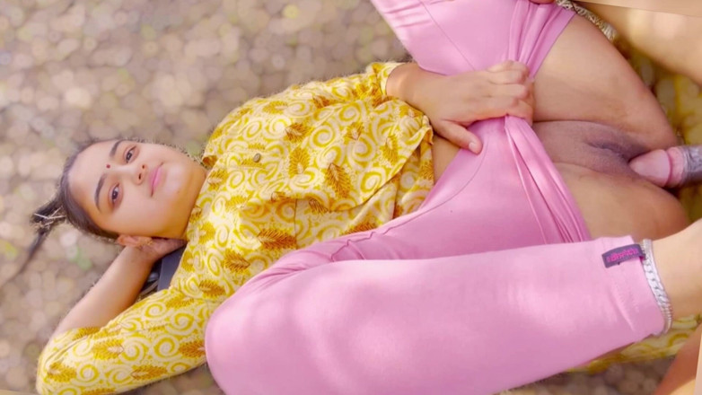 Your_aisha: desi pyari littlestepsister seks apne sautele bhaee ke saath jab...
