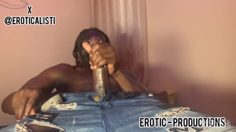 Eroticalistic: Jag behöver en kille som kan matcha min lojalitet
