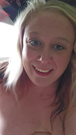 Jenn_sexxii: Mamá caliente usa máquina sexual por primera vez y se...