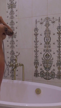 Superba vedetă porno Monika Fox se masturbează în pat