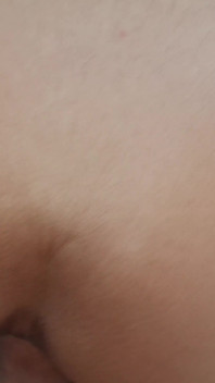 Eu mostrei minha buceta para todos na cidade antes de receber uma enorme carga de porra na minha bunda