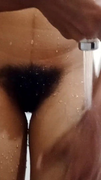 Estoy acabando!! - Milfs calientes acaban duro te necesitan mientras se bañan