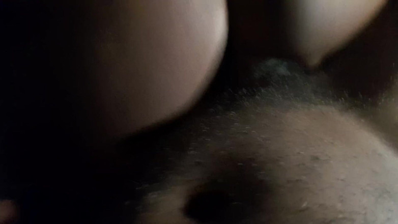 SweetCake: Wanita berpantat besar menunggang zakar hitam besar dengan kote hitam...