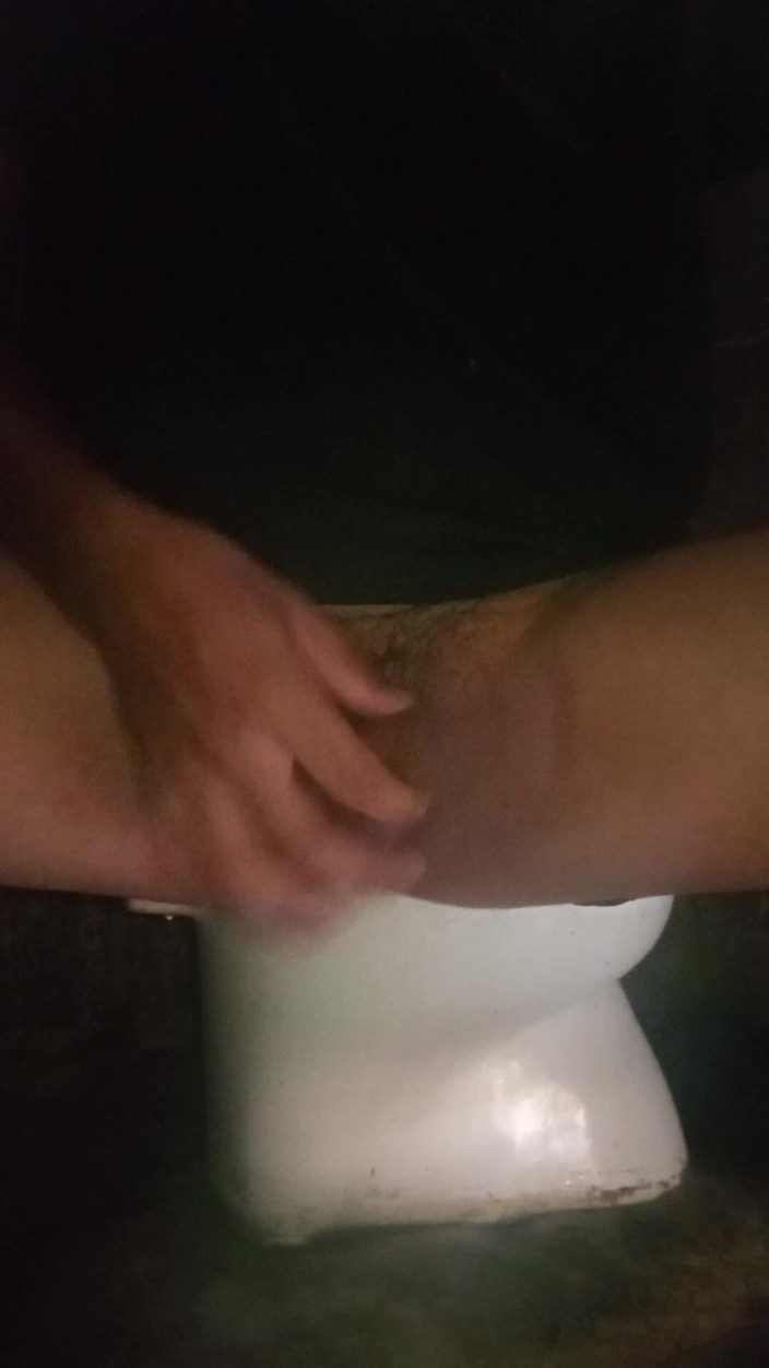 Hornytan: Sąsiad Cr masturbuje się napalony