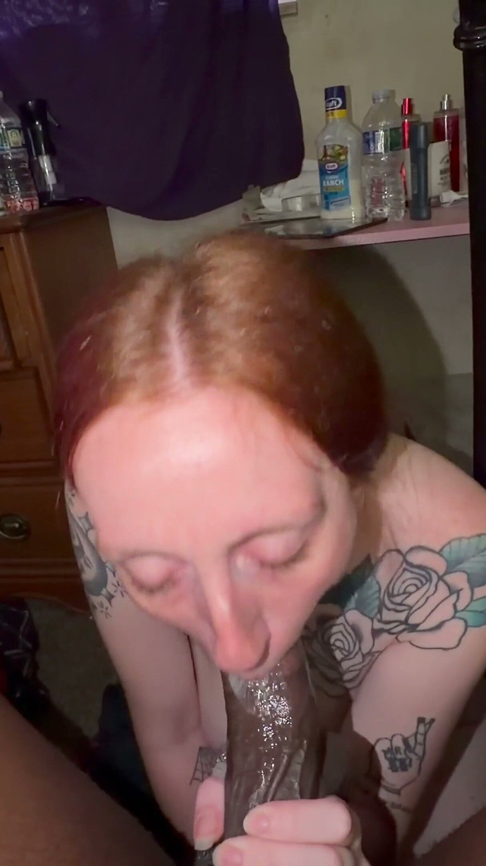 Mariecream: Junge rothaarige PAWG süchtig zu lutschen und massiven bbc zu...