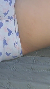 XXX desi私のステップの妹は、私たちがテレビを見ながら私に教えます