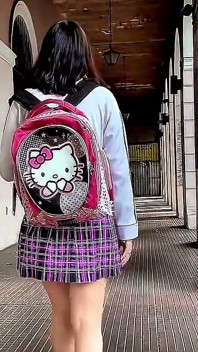 Pendeja argentinian cu sâni mari care bea lapte