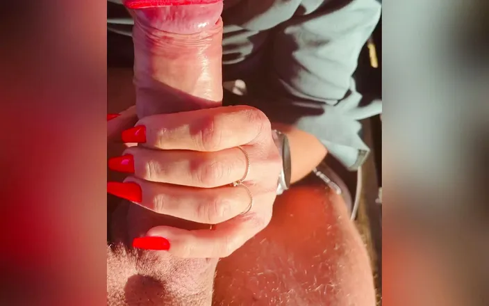 Spuirtcouplexxxx: Outdoor squirt and fuck on a hunter seat with a...
