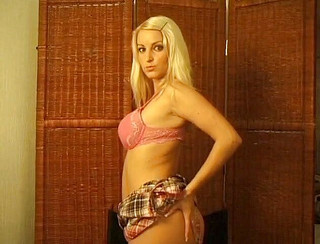 Flash Model Amateurs: Erotická milující blondýnka předvádí své velké kozy