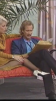 금발