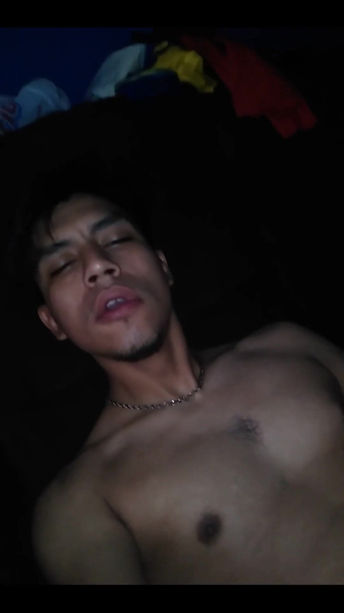 AlexAlejandro13: Me encanta cómo me llene de leche