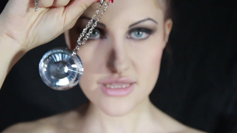 Lady Mesmeratrix Official: Еротична спокуса