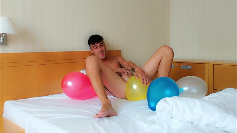 Idmir Sugary: Balões brincam, sentados em balões, cavalgando vibrador no balão e...