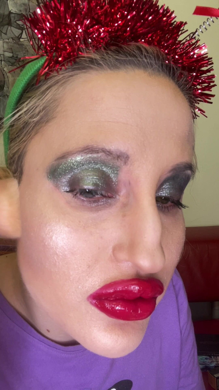 FinDom Goaldigger: Chuyển đổi thành bimbo môi to màu đỏ