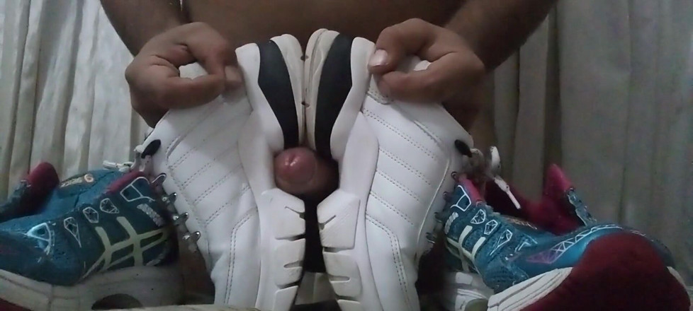 Sneakerfetish_BR: Sneaker scopa e sborra su asics