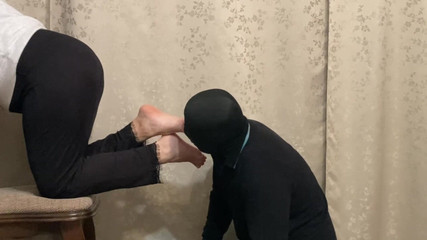 Niki studio: Ignorování jejího foot otroka - uctívání nohou