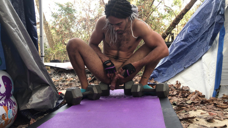 Arthur Eden aka Webcam God: Dumbbells &amp; bola bomba