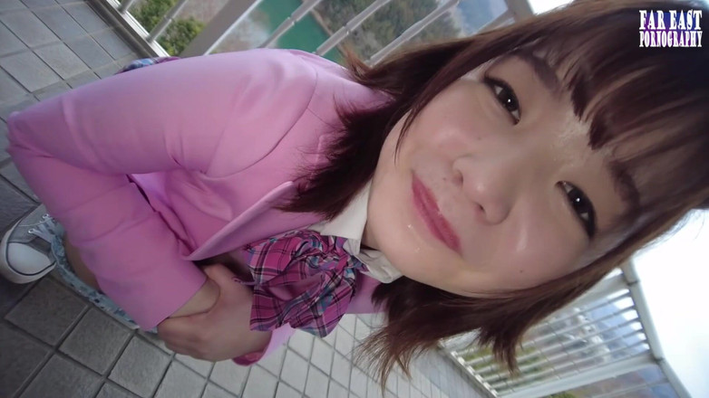 Far East pornography: Prezervativ -gagică Wander ca o frumusețe tânără îndrăzneață scurge fiecare picătură caldă în...