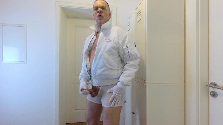 GERMANE_XL: Белый альфа-качок, Берлин 7