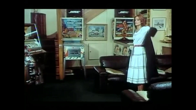 Bisco Birchwood Productions: 房间与看起来玻璃法国经典