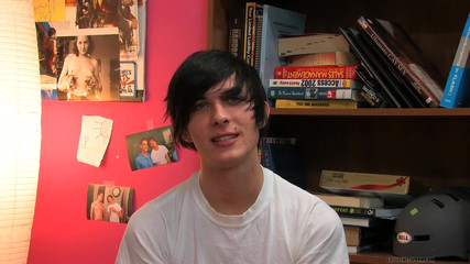 Beddable Boys: Сексуальна twink Айдан Чейз дає інтерв'ю