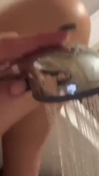 Milfycalla- I Masturbated in Bath Tub with Peed Down Jacekts 180 - After Episode 178, I Had to Wash the Down Jackets I Peed on