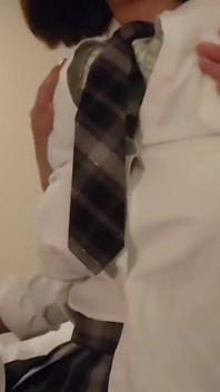 Oväntad bröstjobb och djärv finish med bystig uniform flickvän, vild kemi fångad på kamera 1: a