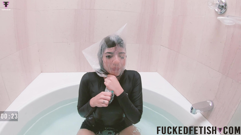 Fucked fetish: Vacker 19 år gammal brunettflicka väska utmanare underwate