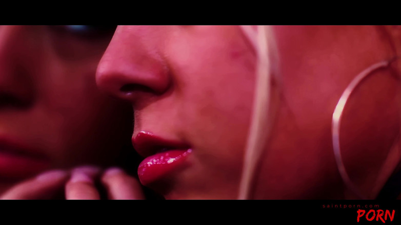 SaintPorn: Carla Cox și Megan Coxxx au poftă de cauciuc