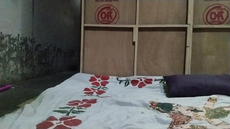 Mannirkuok: De patiënt schroog de verpleegster heftig