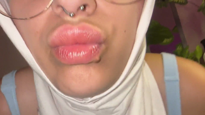 lanalovacutie: Stepmommy in Hijab Wants to Feed You