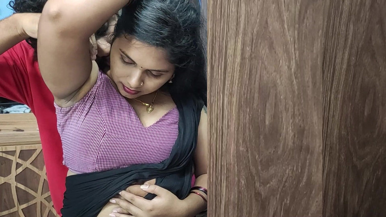 Vaigavarun45: 和我穿着半纱丽服的热辣哥女友做爱