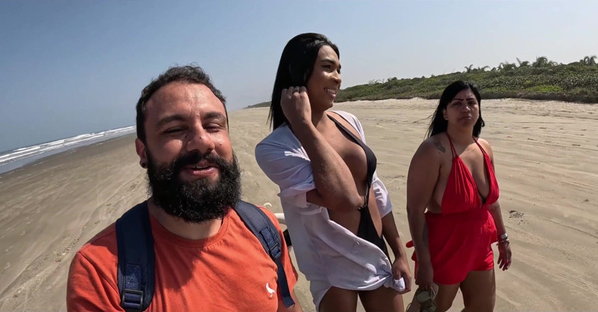Mattos Movies Trans: Baianinha trans scopa coppia sulla spiaggia