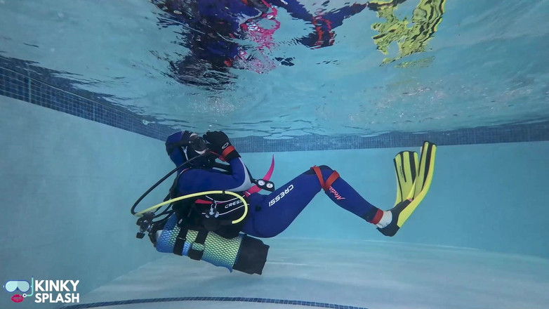 UKCuteGirl: Bound &amp; submerged: Tauchagent-verhör