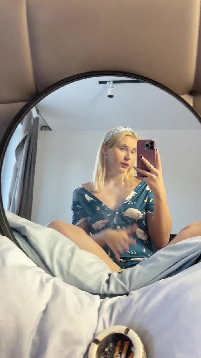 MertyXXX: Marlboro Girl