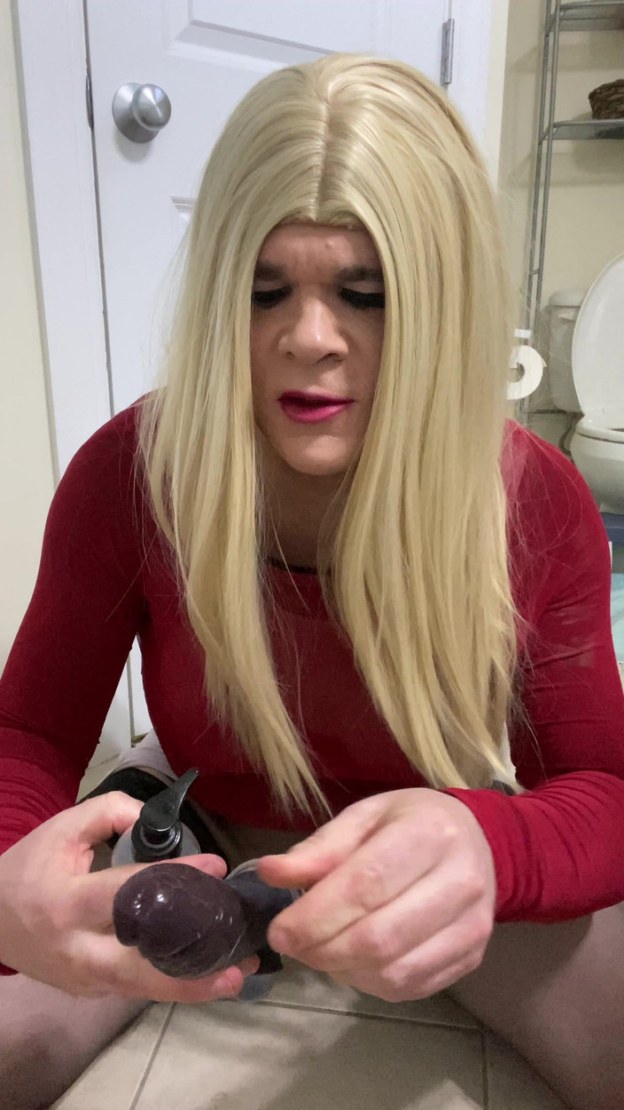 MadisonCD2025: La vraie partie 2 d’un travesti sexy avec une fausse chatte...