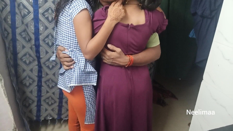 Neelimaa: Seks threesome india.
