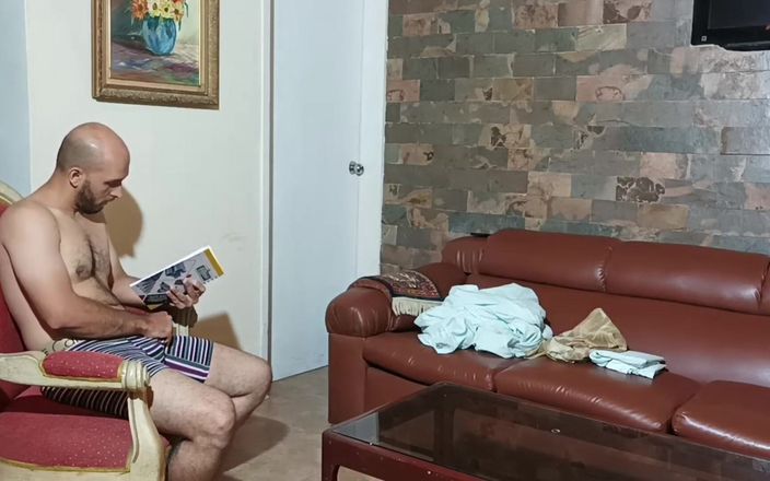 Calvohot70: Sora mea vitregă este foarte judicioasă acasă și adoră să-i înghită pula întreagă -...