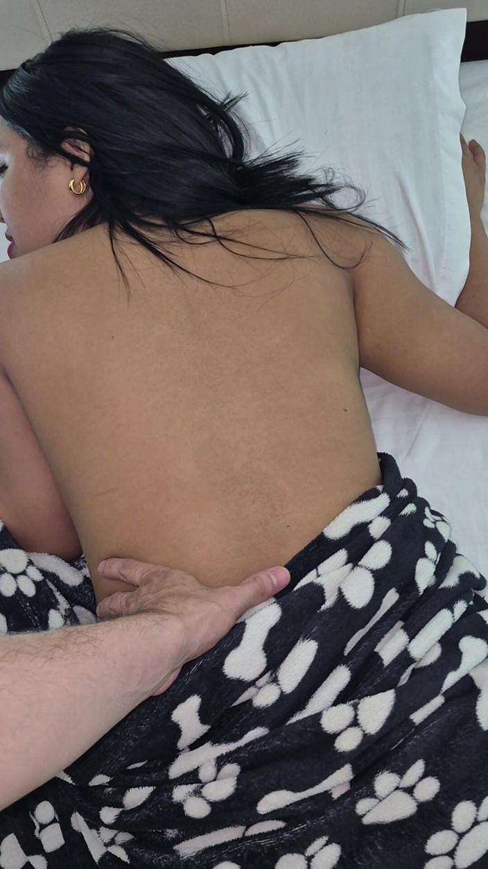 Pikaa6: ฉันต่อต้านไม่ได้ ผู้ชายคนสวยคนนี้เสนอให้นวดและให้ควยฉัน