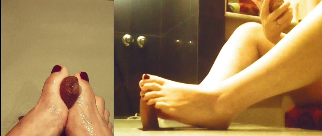 My sweet milfs: 25 Mature Woman Masturbating with Her Feet up on a...