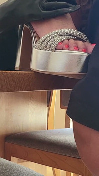 Dirtymilftina La Señora Tina Usa a Su Esclava