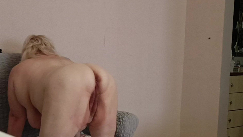 Zona901: Madrastra desnuda delante de la cámara