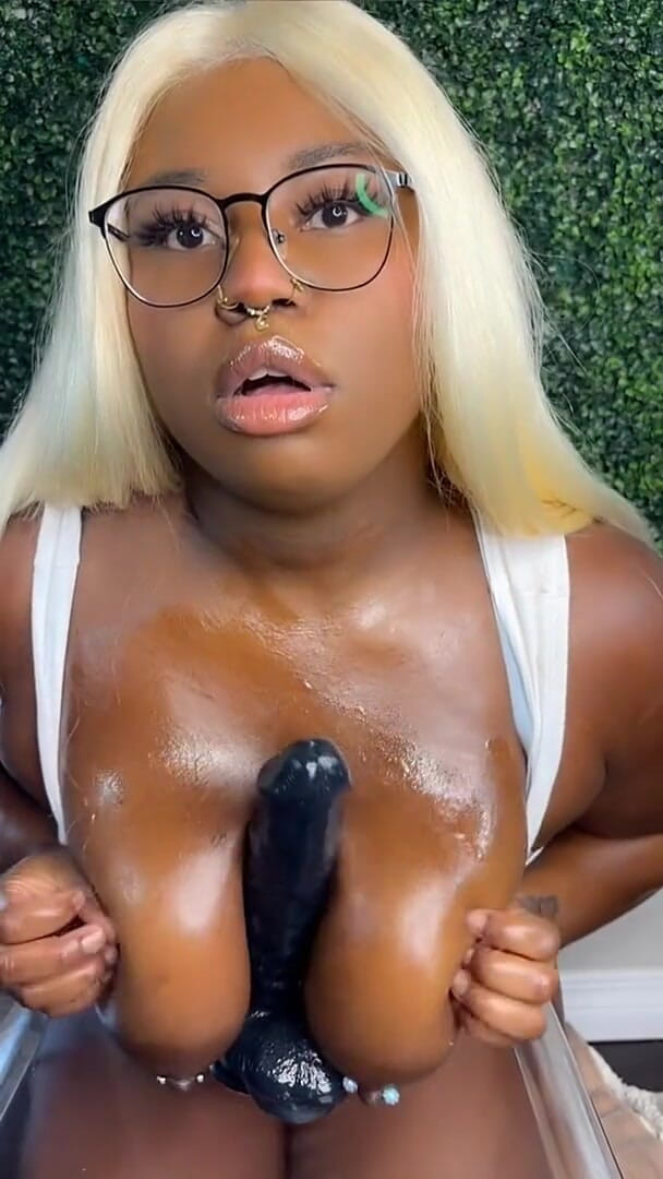 Oily Hooters Waitress Boob Job (Blue La Sirene)