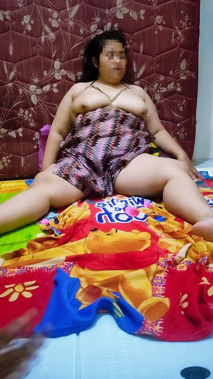 my_wife_chubby: Phô Bày Thân Hình Quyến Rũ Của Mình. Bằng Cách...