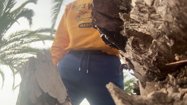 KinkMitch: Urinat Pe Stradă