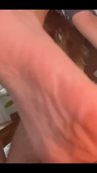 Сів йому на обличчя і відтрахав його член