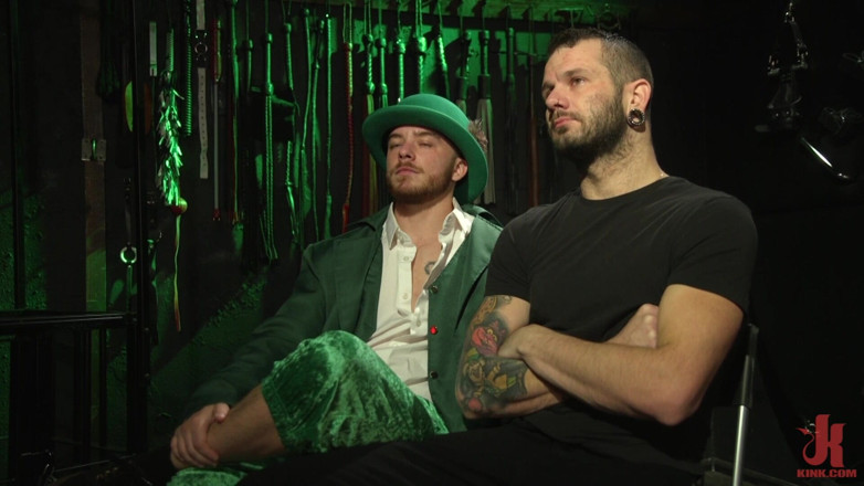 Kinky Bites Gay: Inondati d'oro: Johnny Hill e Luke Hudson