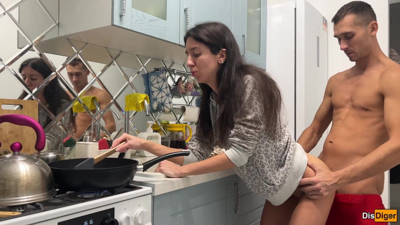 Dis Diger: Je n'ai pas pu résister à baiser ma voisine dans la...