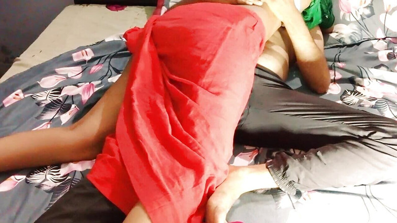 Rakul008: Una nuova coppia sposata arrapata e ha un cazzo duro...